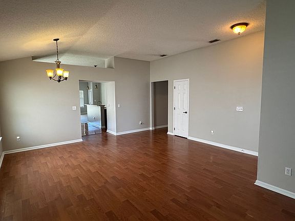 4th image of 3382 Chapel Ct