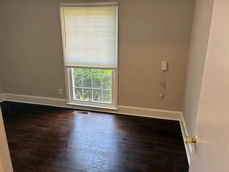 4004 Winfield Dr — Photo 9