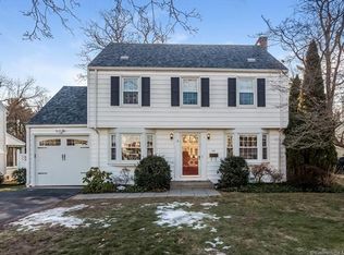 16 Ridgebrook Dr, West Hartford, CT 06107