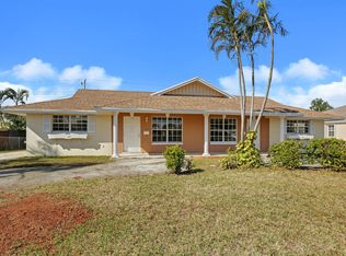 533 W Jasmine Dr, Lake Park, FL 33403