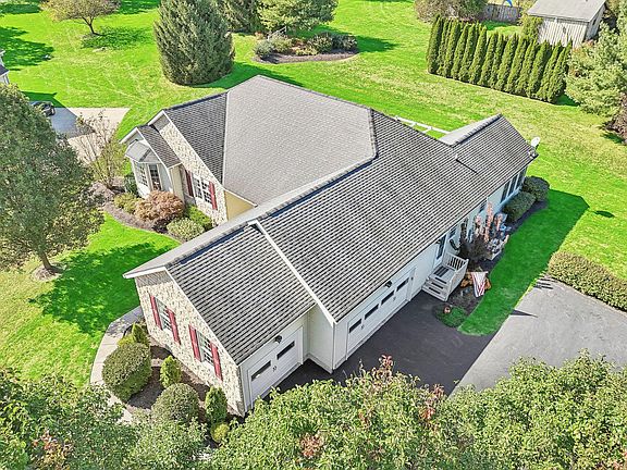 3rd image of 68 Minnick Ct