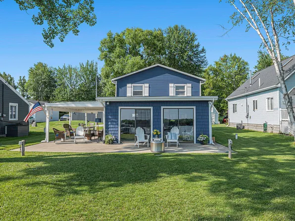 787 E Hess Lake Dr, Grant, MI 49327