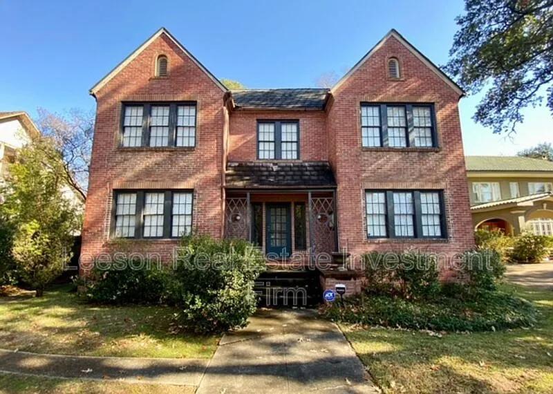 1 bed, 1.0 bath, 1200 sqft, $1,100 — Photo 1