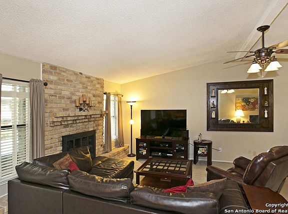 5th image of 14315 Larkstone Dr