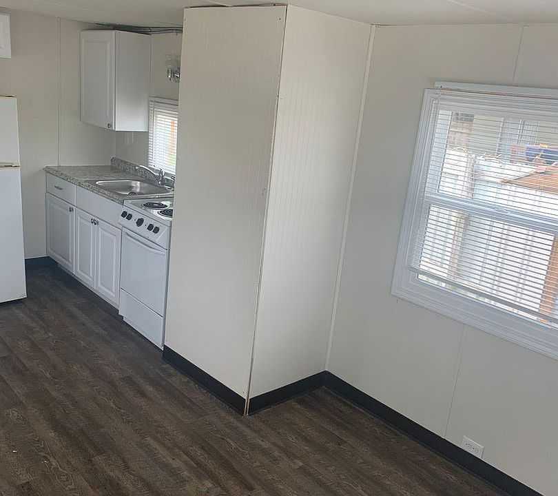 2nd image of 103 Ladwig St #5