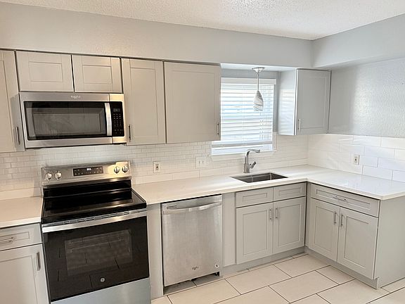 4th image of 5760 Tullis Dr APT B