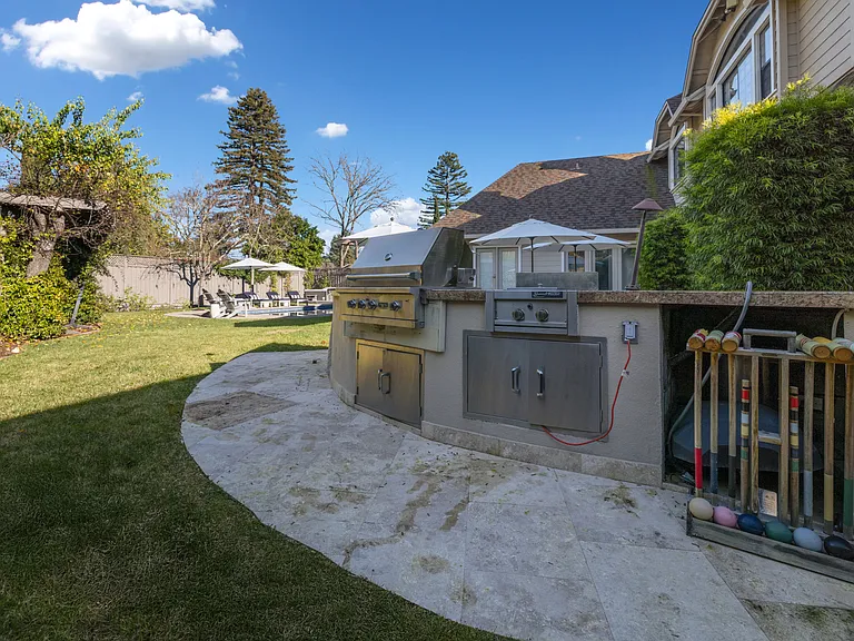 470 Eastin Dr — Photo 45