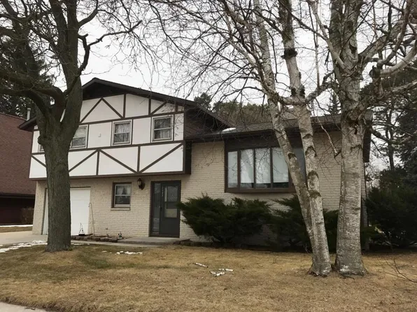 2532 43rd St, Two Rivers, WI 54241