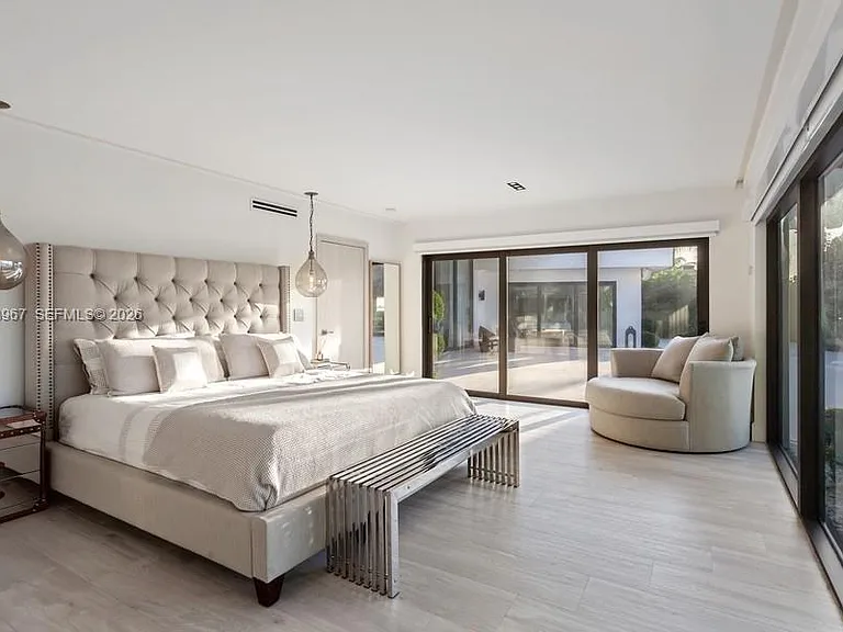 7972 Biscayne Point Cir — Photo 11
