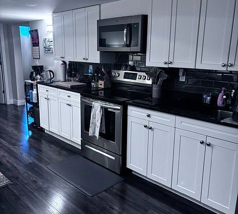 3rd image of 2544 Pillette Rd #Basement