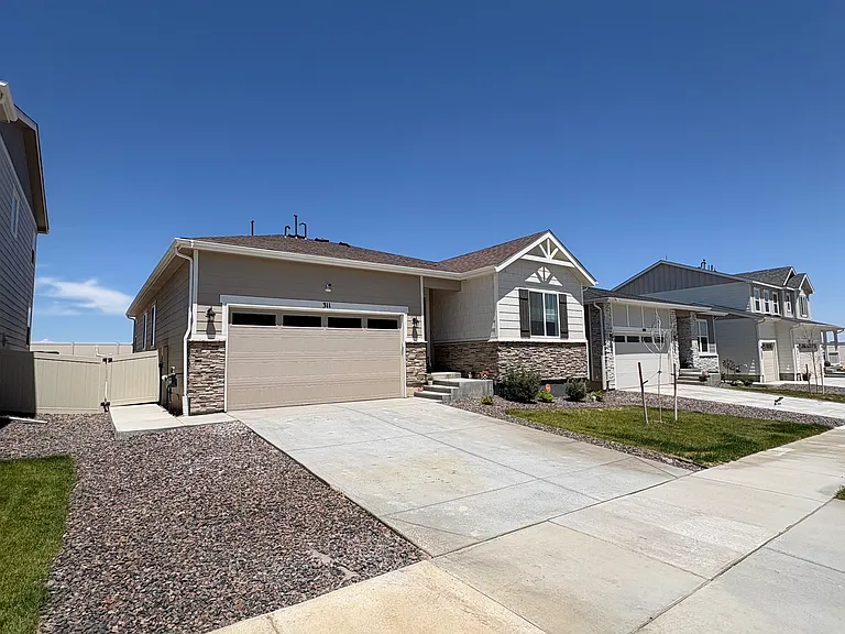 311 W Owen Ave — Photo 1
