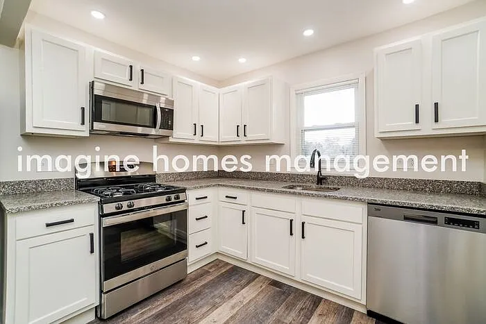 219 Maple Dr — Photo 7