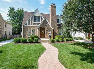 4619 N Wildwood Ave, Whitefish Bay, WI 53211