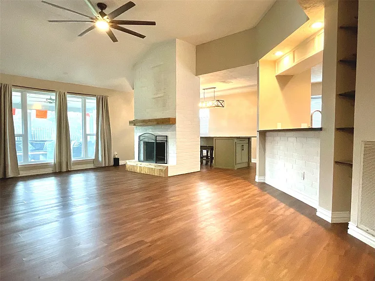 518 Barrow Downs Way — Photo 5