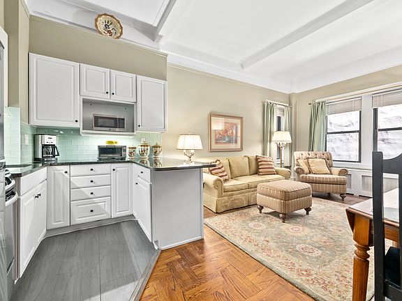 2nd image of 155 E 93rd St APT 1F