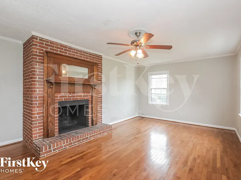 1726 Knight Cir — Photo 7