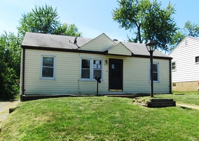 1st image of 437 Jehling Dr
