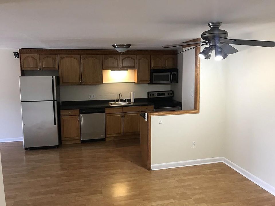 1st image of 900 Governors Dr APT 28