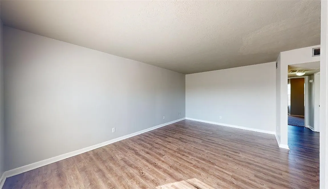2 bed, 862 sqft, $800 — Photo 3