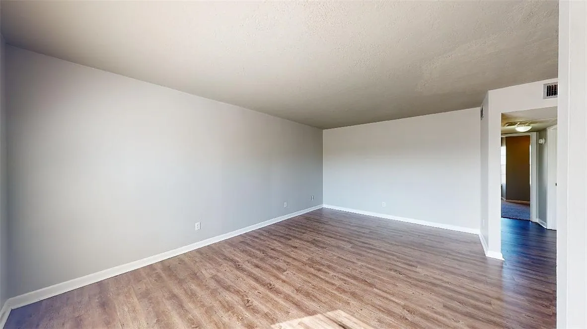 Building Photo - 3800 E 29th St #4
