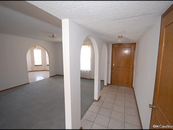3rd image of 808 Hempstead Dr