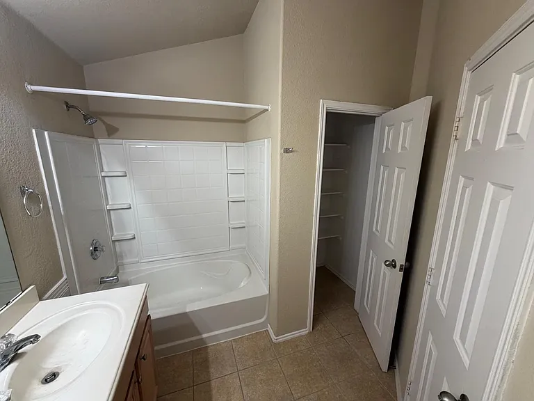 1139 Landon Ln — Photo 65