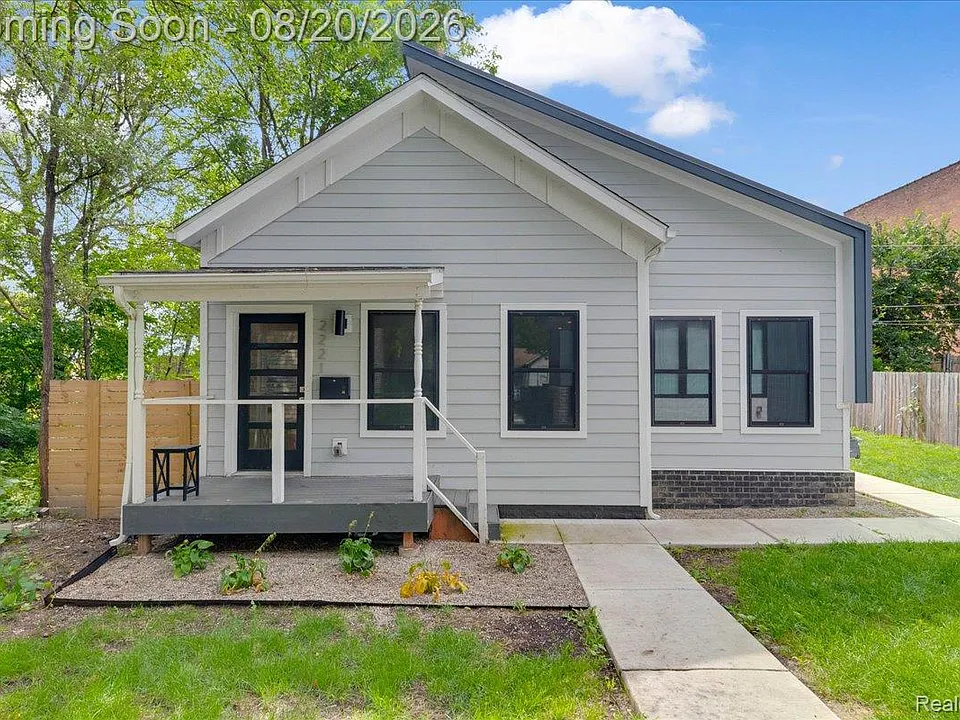 2221 Wabash St