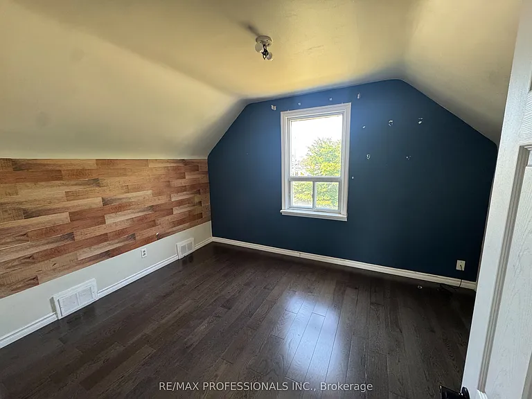 145 Yorkview Dr #MAIN — Photo 9