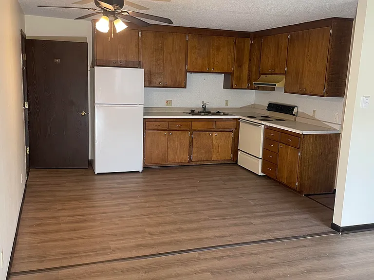 718 E Maryland St — Photo 2