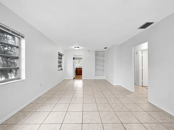 199 SW 15th St #3, Boca Raton, FL 33432