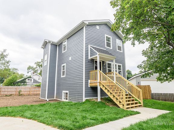 3rd image of 3756 Francis Ave SE