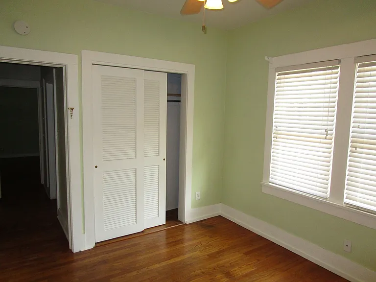 611 S Flood Ave — Photo 11