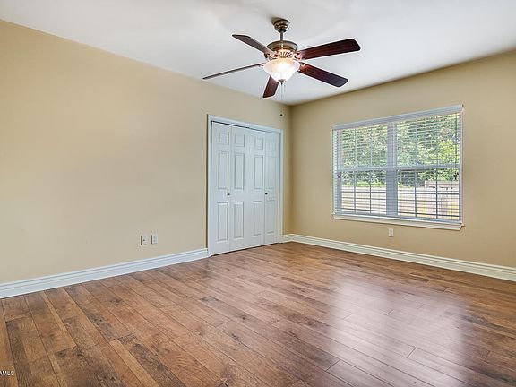 4th image of 206 Lana Dr
