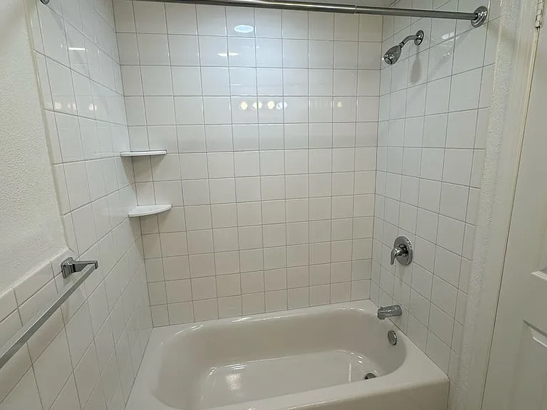 5424 Fifth Ave — Photo 135