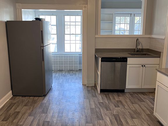 3rd image of 198 Hansen Ave #1