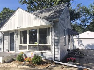 2227 Arizona Ave, Rockford, IL 61108