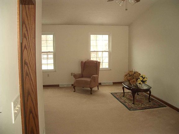 Living Room - Empty