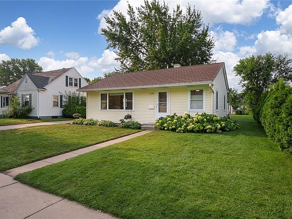 3rd image of 2107 Valmont Avenue