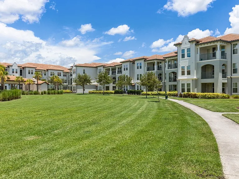 Park Place at Maguire Apartments — Photo 35