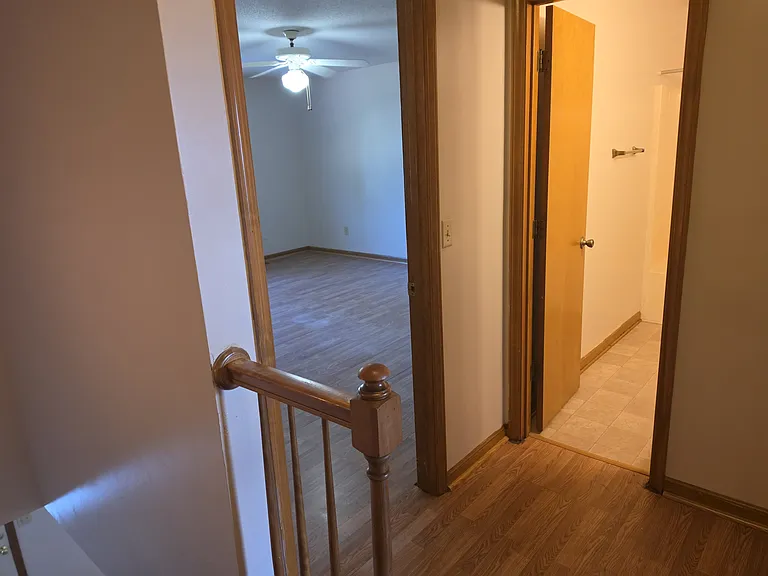 180 Glenwood Dr — Photo 15