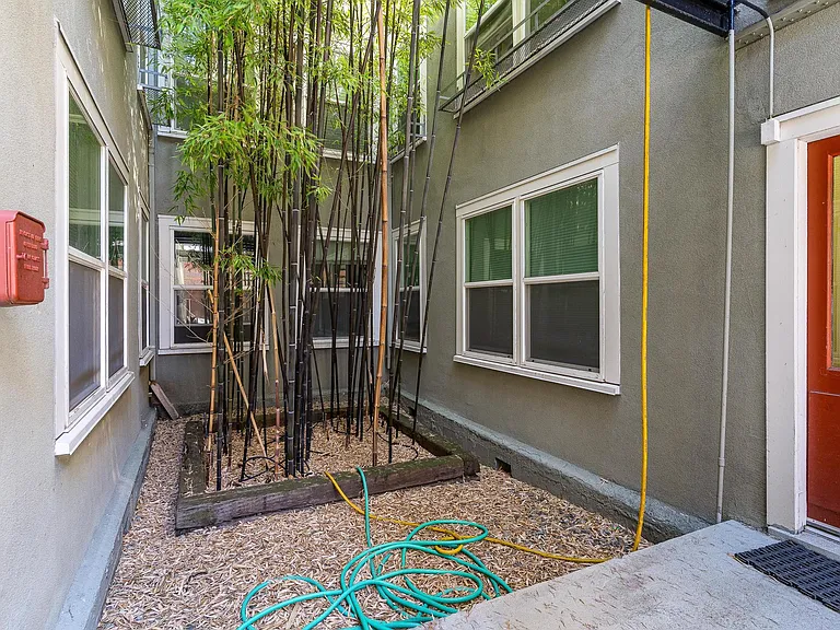 905 NE 43rd St #111 — Photo 21
