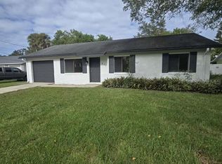 611 Bay Ave, Holly Hill, FL 32117