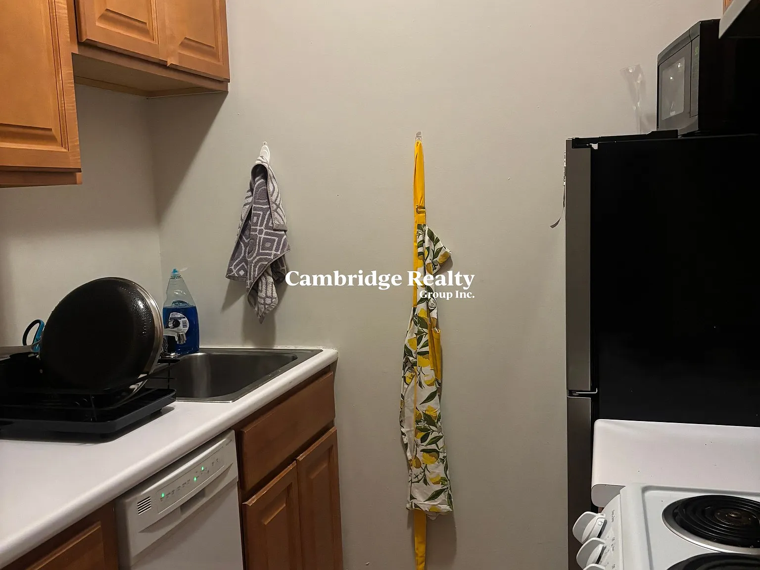 2 bed, 1.0 bath, $3,550 — Photo 2