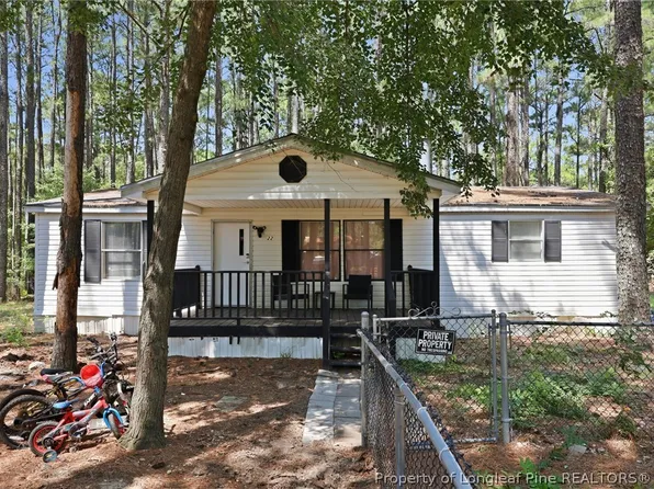 22 W Governor Brandon St, Spring Lake, NC 28390