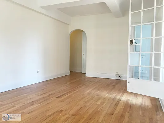 Rented by Metropolitan Property Group | media 9