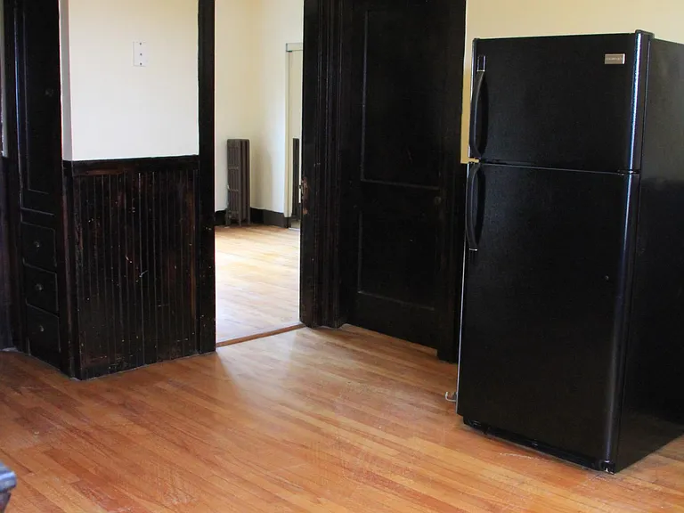 121 Illinois St #2 — Photo 11