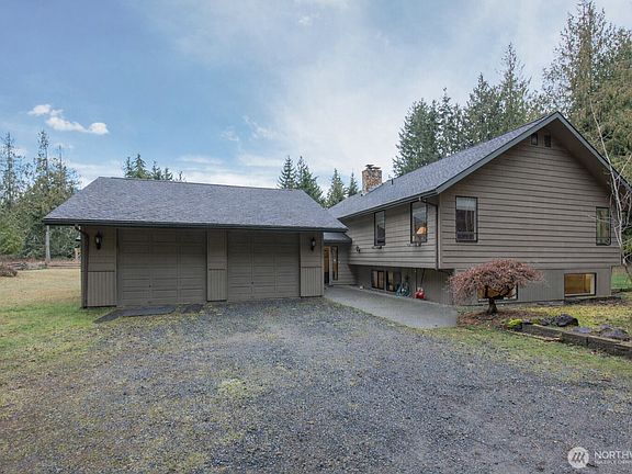 3rd image of 3547 Deer Park Road
