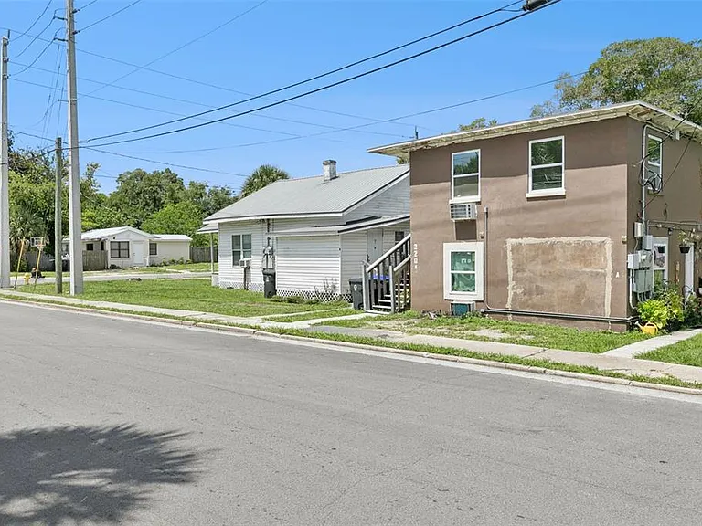 320 Dummitt Ave #B — Photo 4