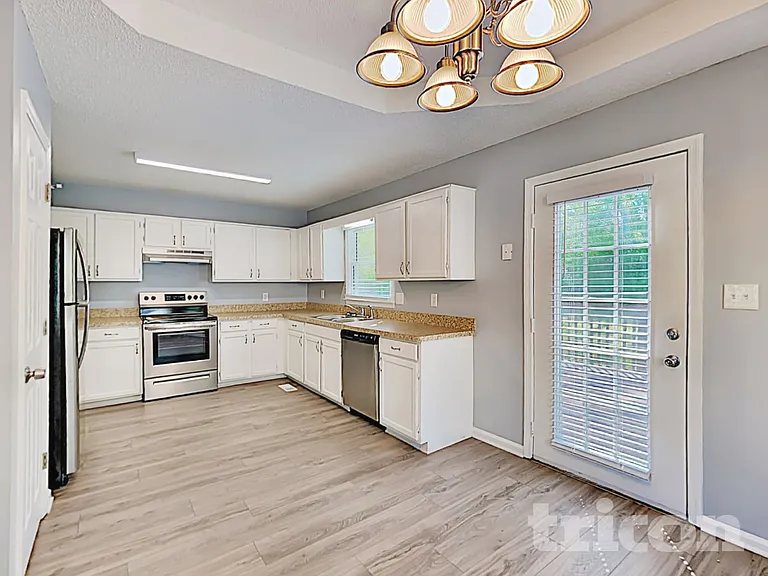 4860 Country Cove Way — Photo 7