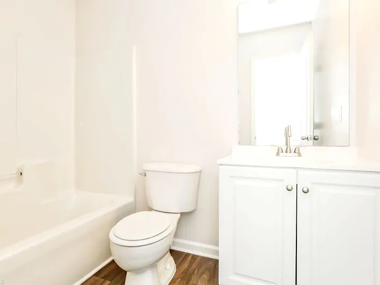 3956 Elizabeth Glen Way — Photo 9